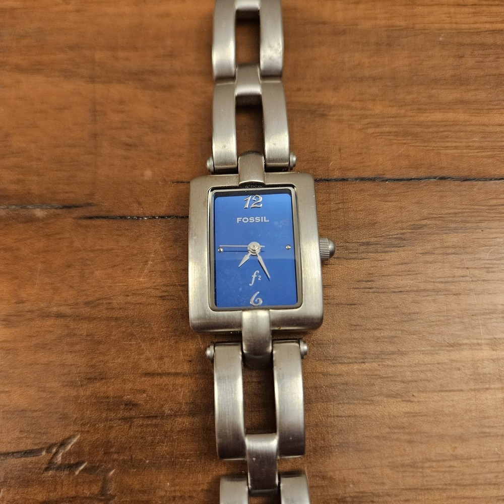 Fossil Rare And Authentic Watch Model ES9098 Silvertone Blue Face Womens